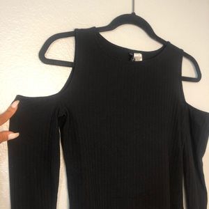 Black Cold Shoulder Long Sleeved Ribbed Shirt
